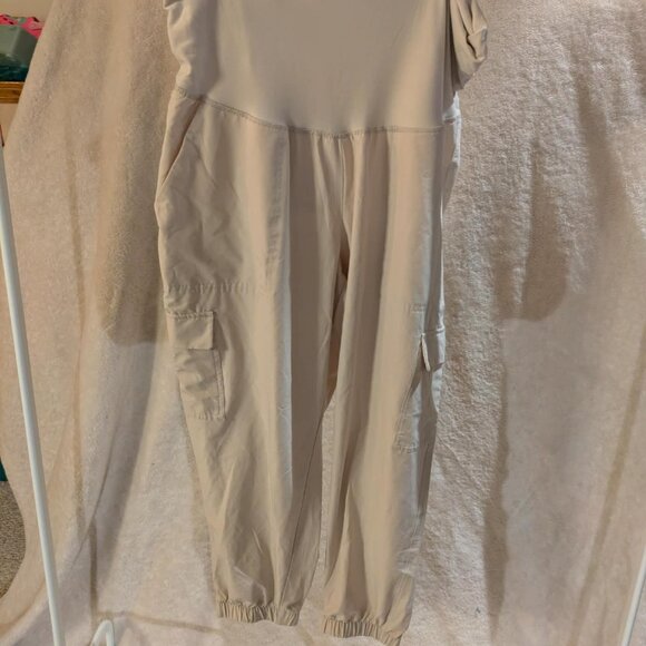 Old navy maternity pants Size XL - Cream color - Picture 4 of 4